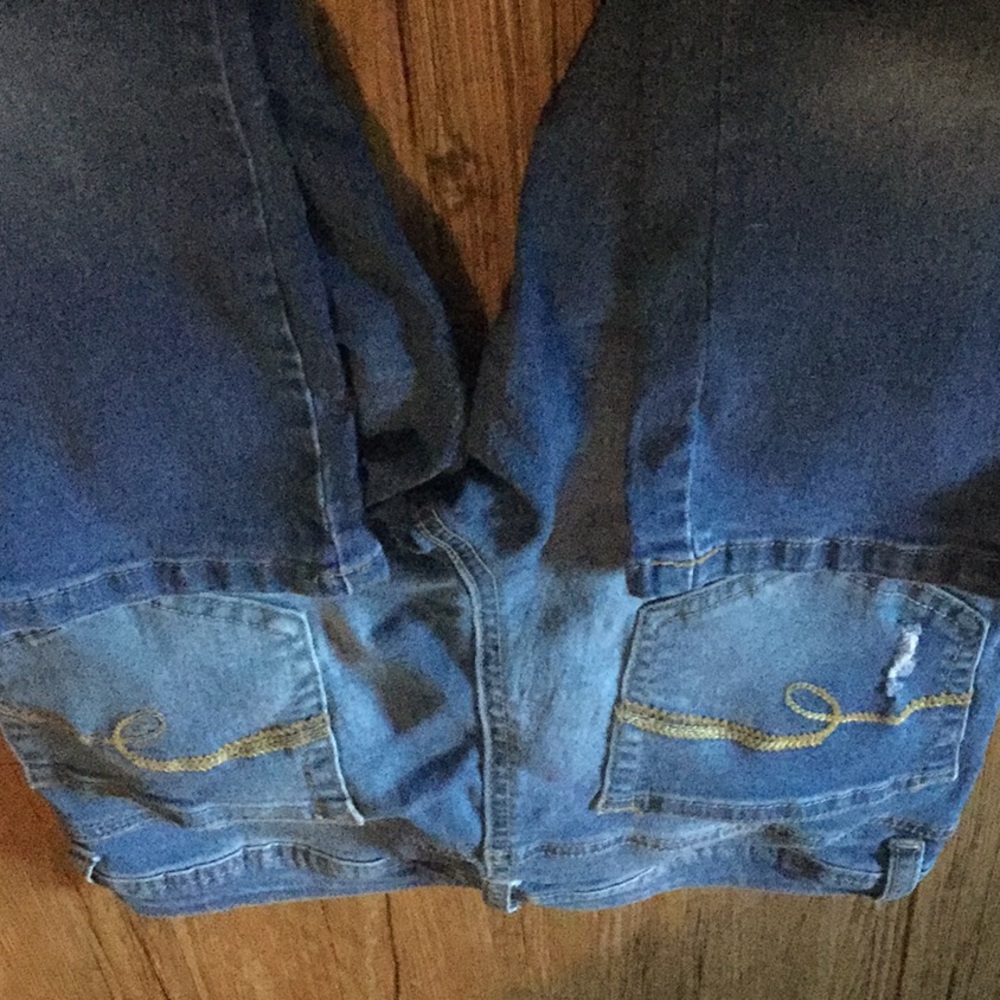 Capris - Picture 4 of 4